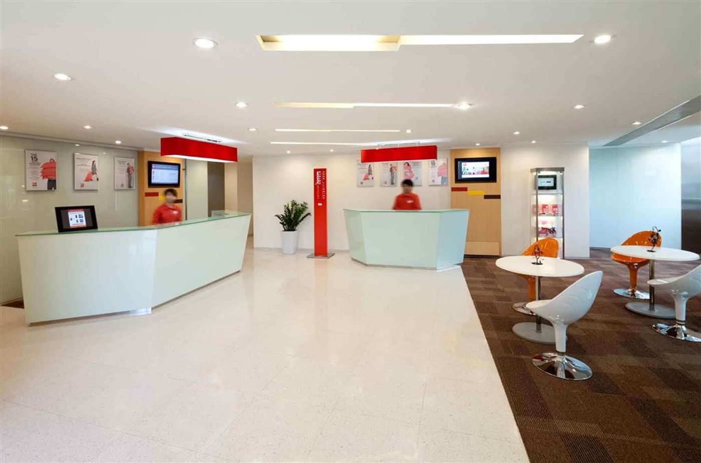 ibis-Hong-Kong-North-Point-Lobby-5