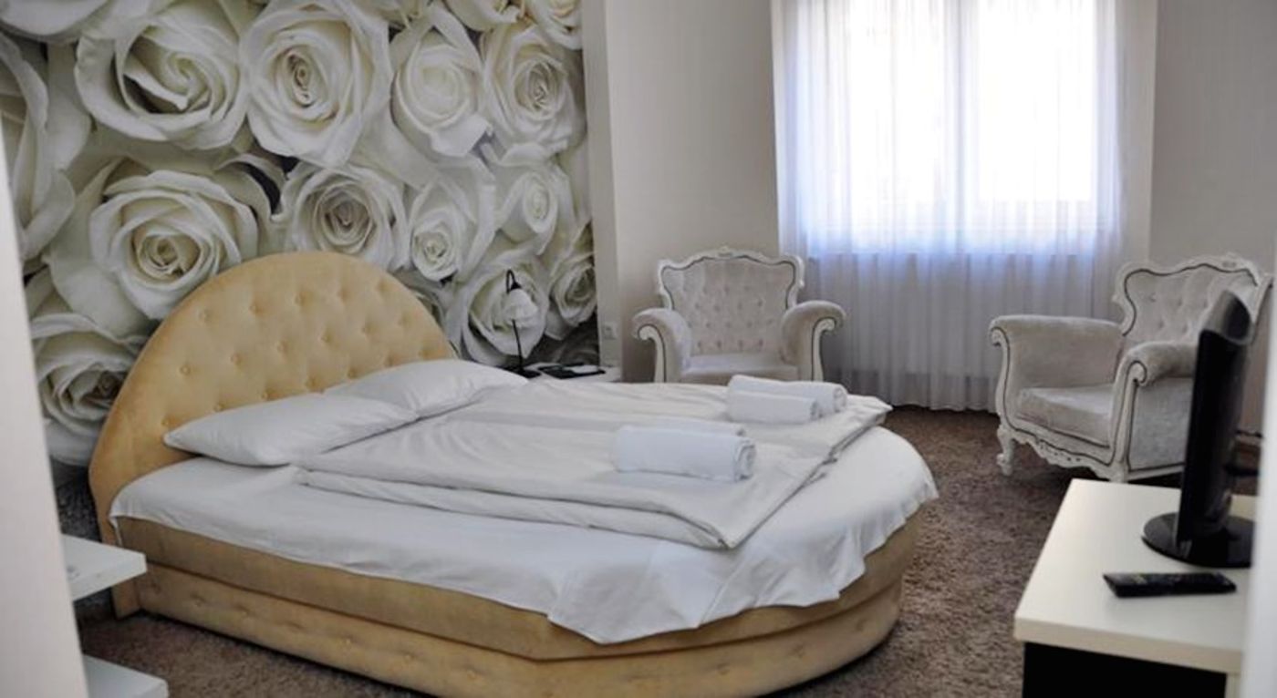 Green-Hotel-Budapest-General-view-2