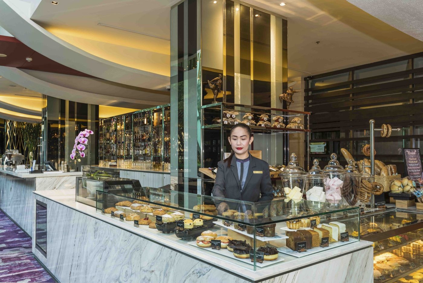 Chatrium-Hotel-Riverside-Bangkok-Lobby-76