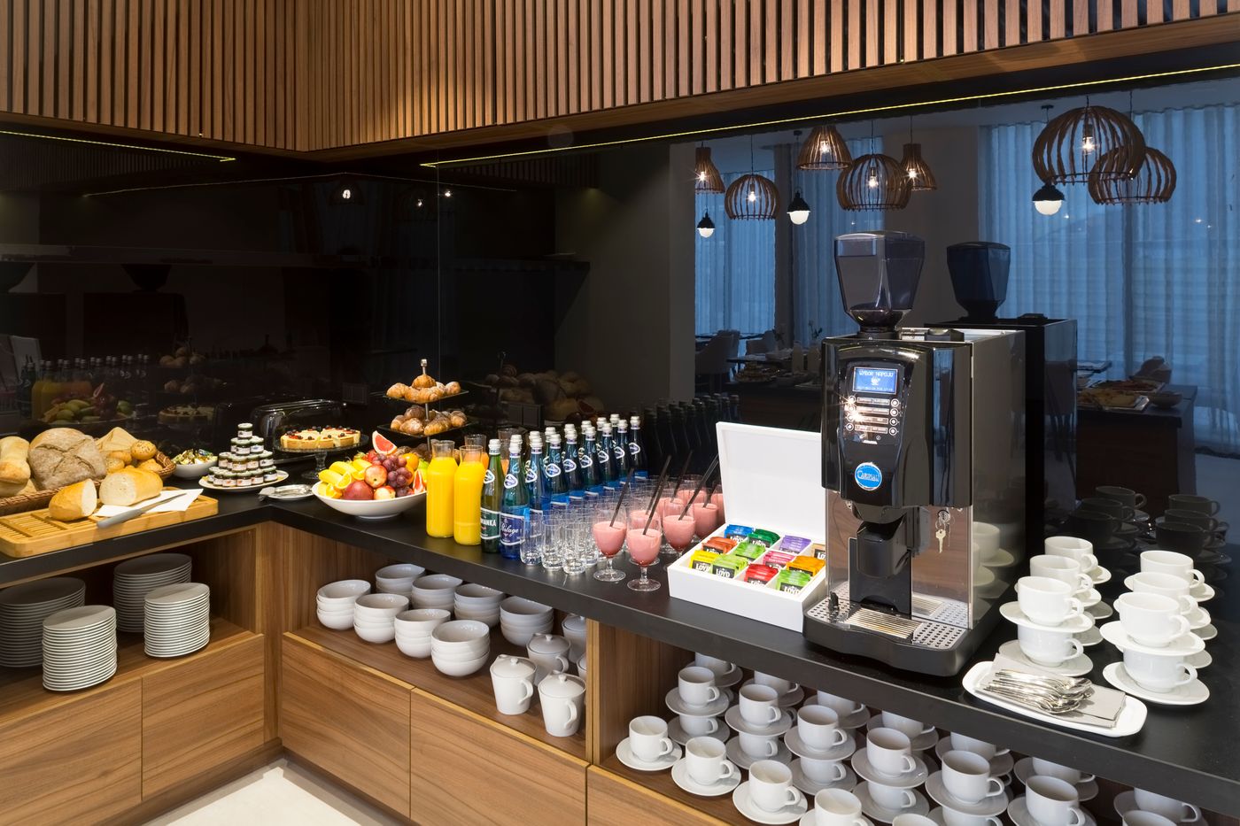 Grand-Ascot-Hotel-Restaurant-24