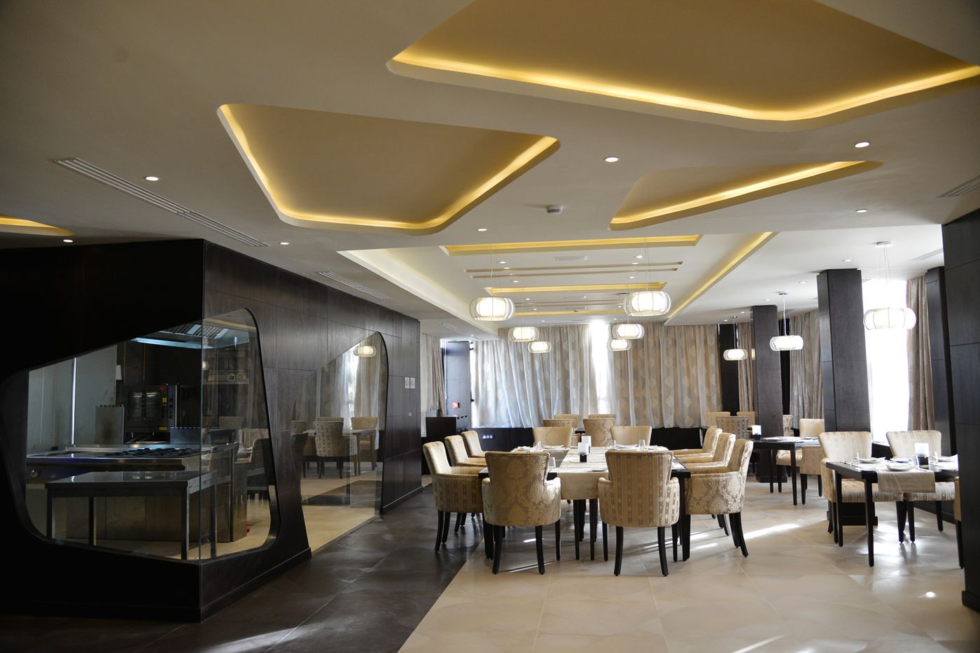 Samarons-Hotels-Restaurant-11