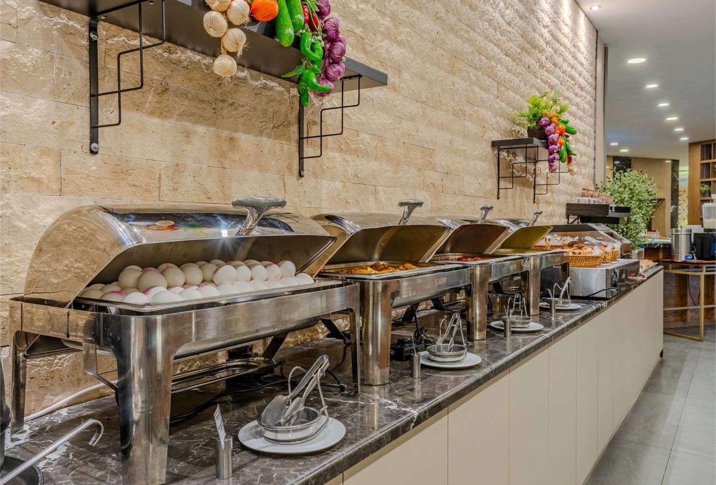 Ramada-Plaza-Izmir-Restaurant-47