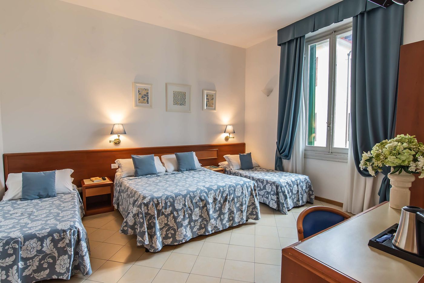 Hotel-Bonifacio-Room-14