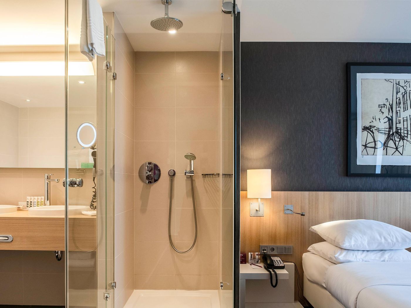 Mercure-Amsterdam-City-Hotel-Room-40