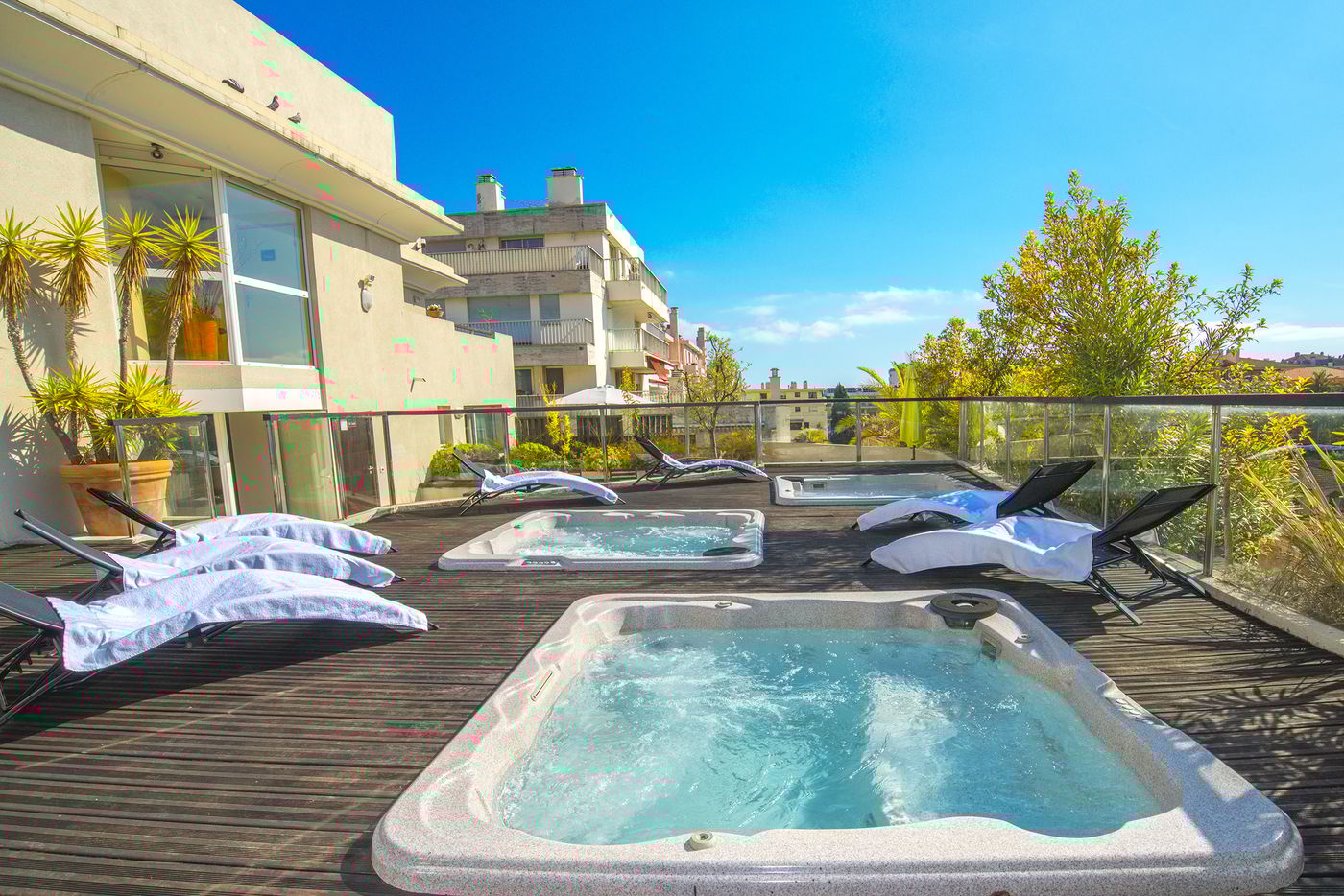 Residence-ExcelSuites-Pool-2