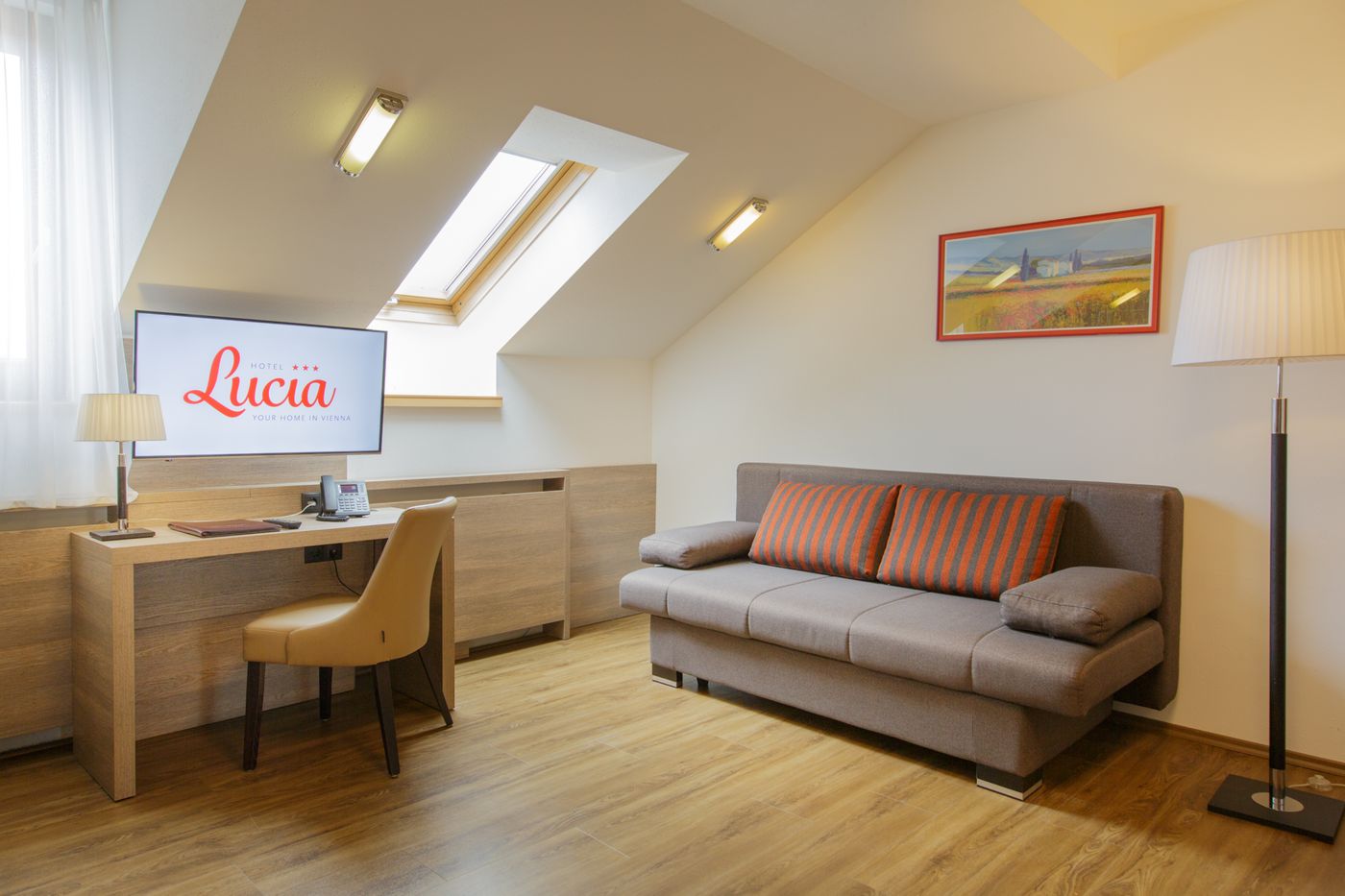 Lucia - Austria - Vienna - Room - 9