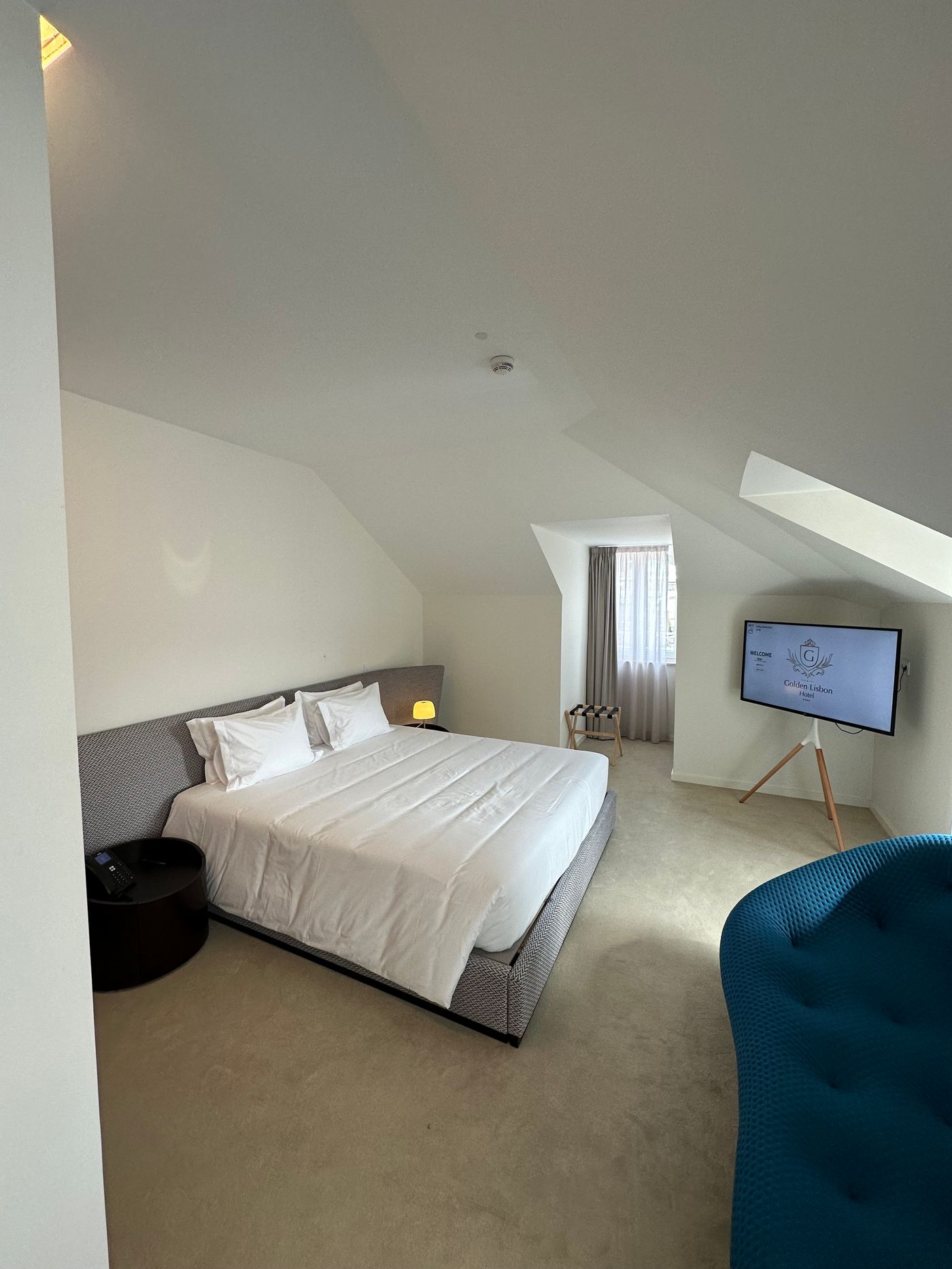 Golden-Lisbon-Hotel-Room-15