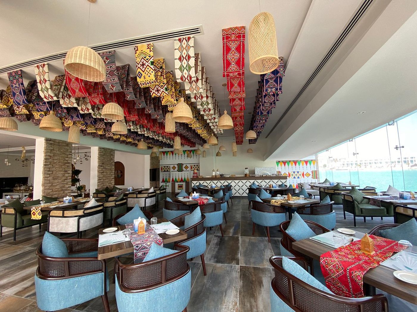   Dragon Hotel & Resort