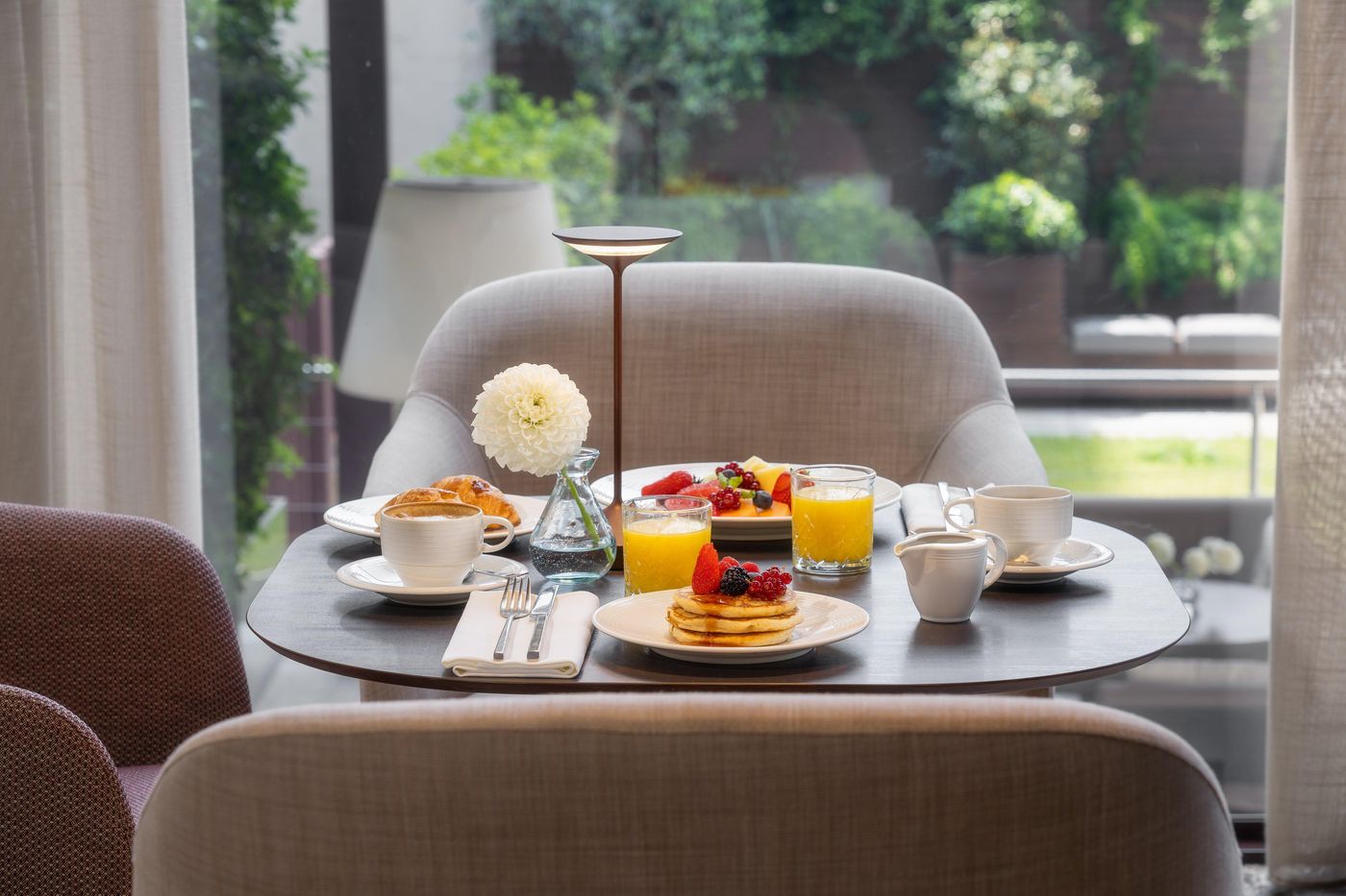 Crowne-Plaza-Milan-City-Restaurant-60