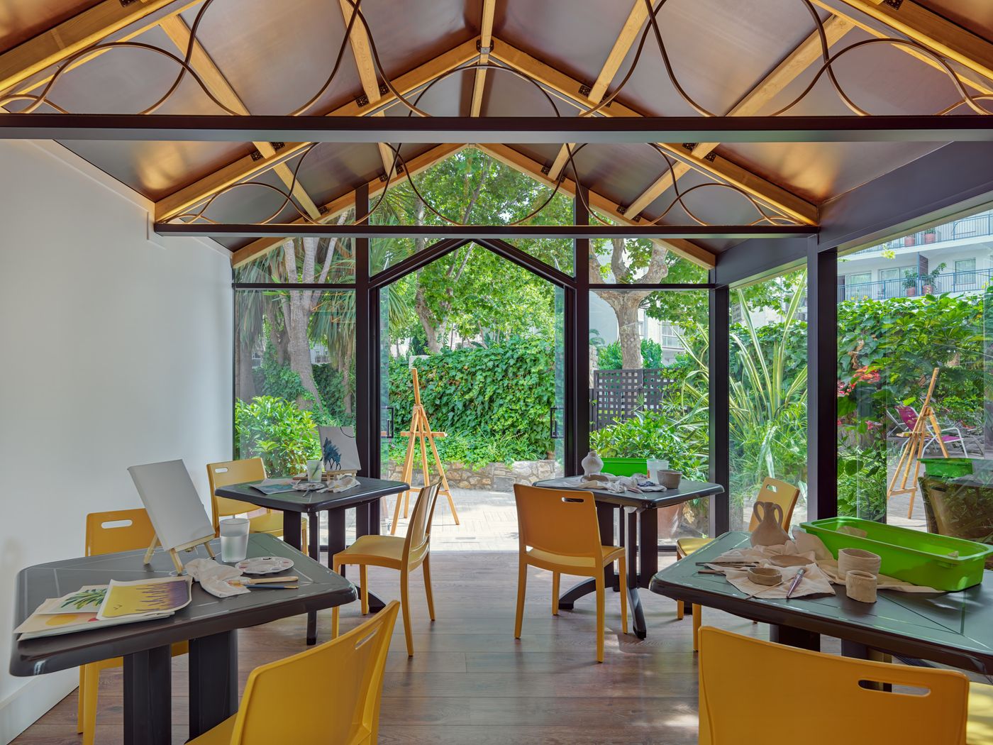 H10-Vintage-Salou---Adults-Only--16---Sports-and-Entertainment-49