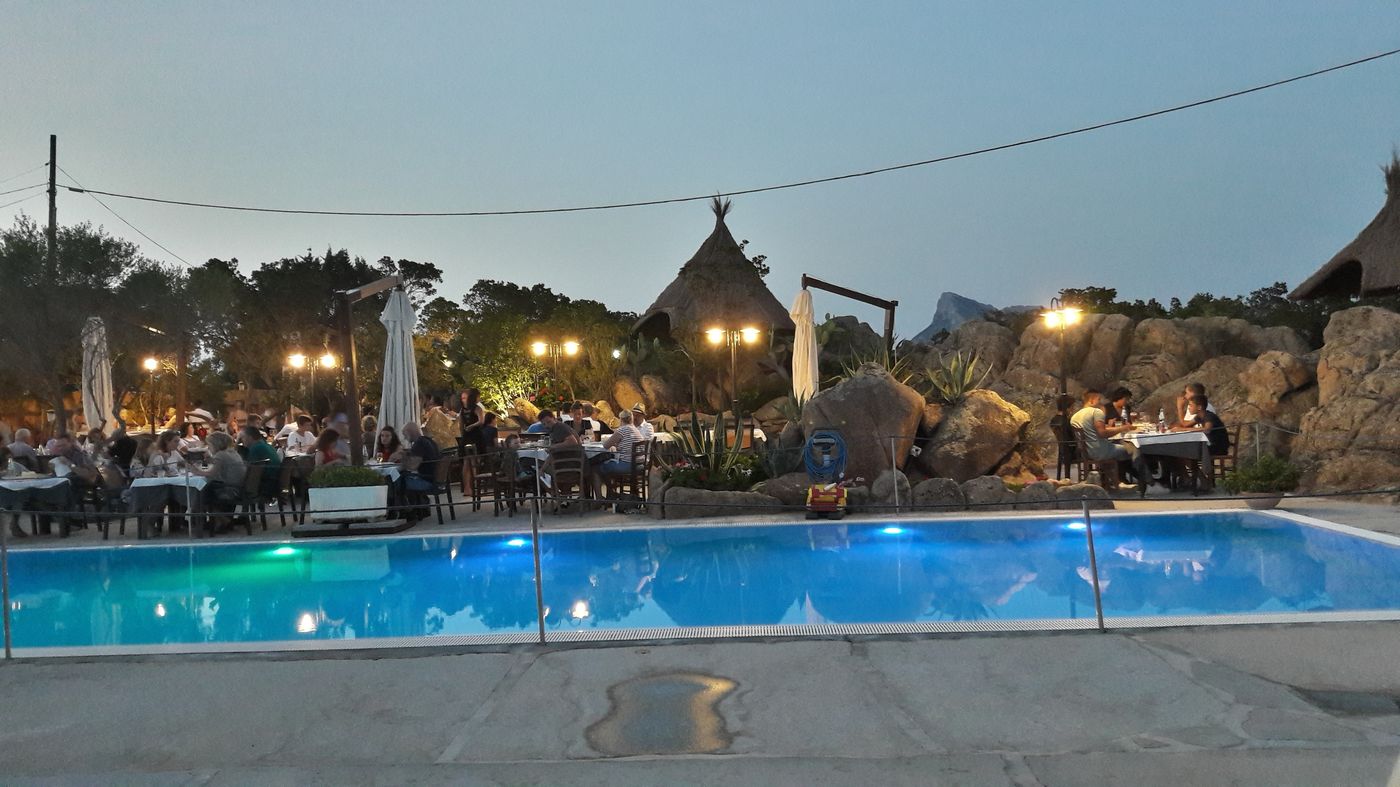 Lu-Nibareddu-Pool-24