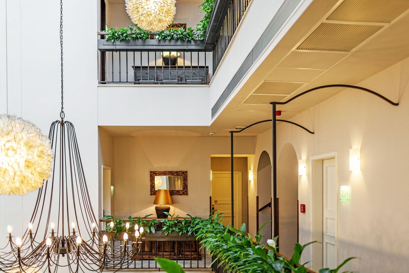 Residence-Agnes-Lobby-2