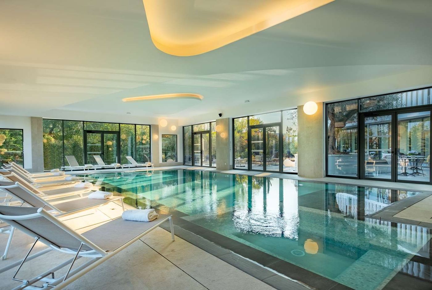 Golden Tulip Lyon Ouest Techlid - Hotel & Spa - France - Limonest - Pool - 6