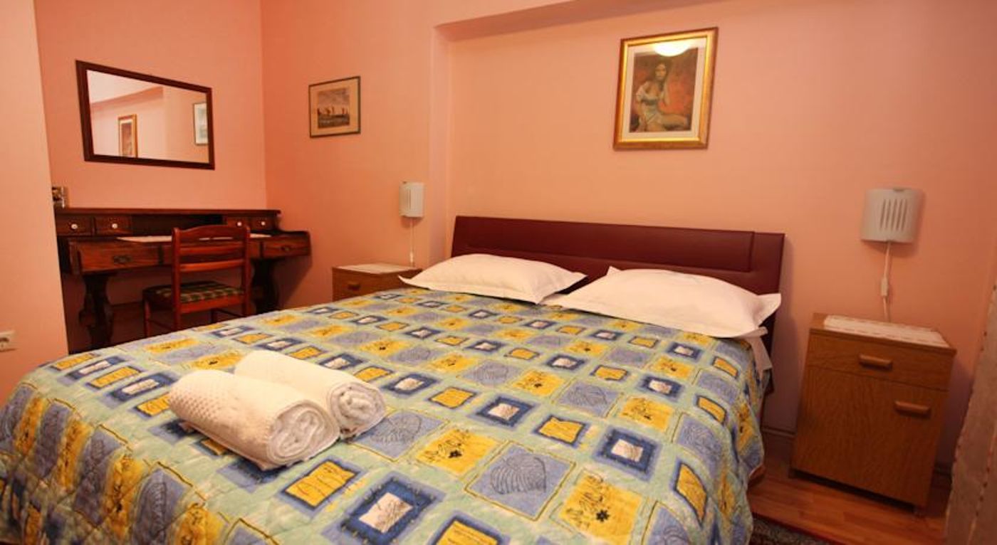 Split Apartments - Peric