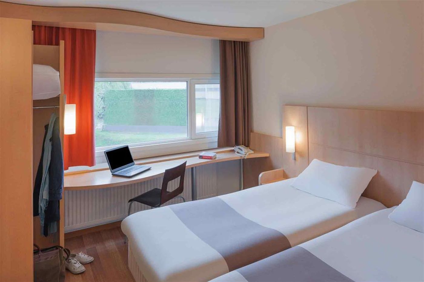 ibis-Schiphol-Amsterdam-Airport-Room-40