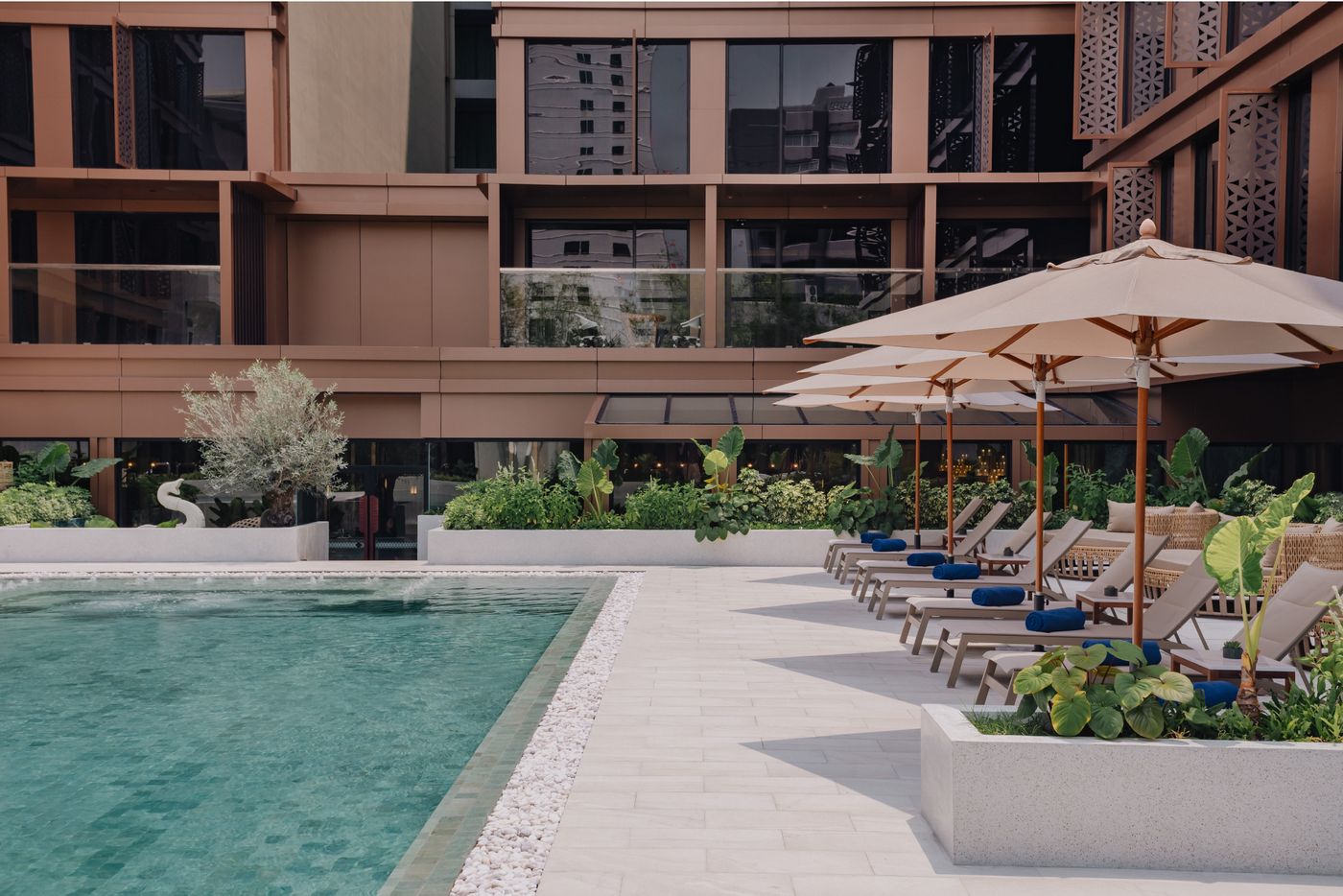 Nysa-Hotel-Bangkok-Sukhumvit-11-Pool-2