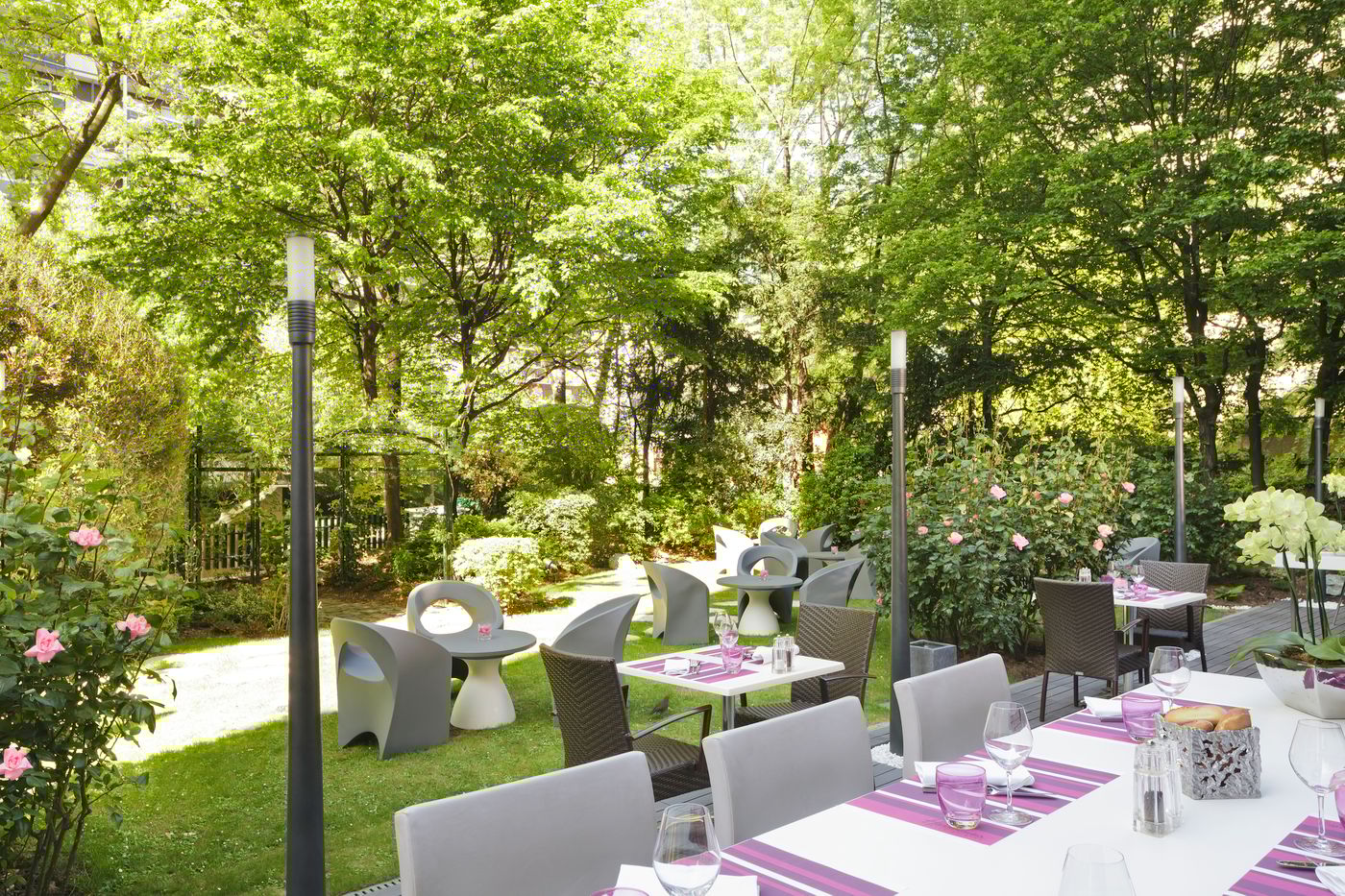 Mercure-Paris-Tour-Eiffel-Suffren-Terrace-49