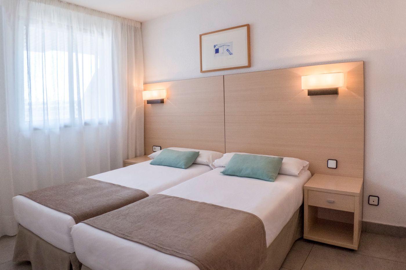 Cye-Salou-Apartments-Room-6