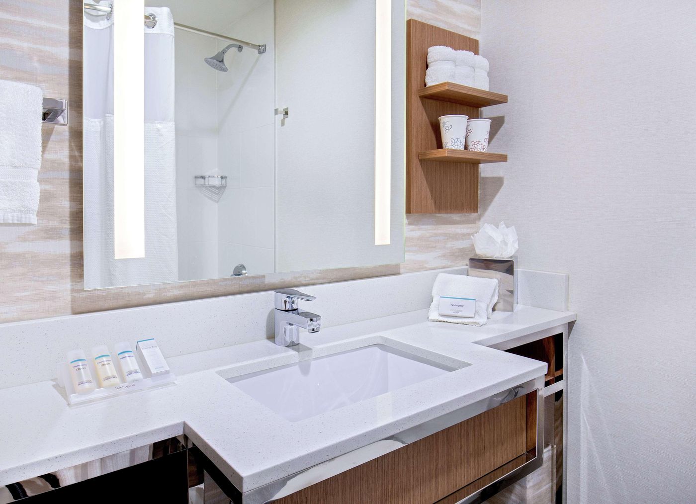 Hilton-Garden-Inn-Chelsea-Room-9