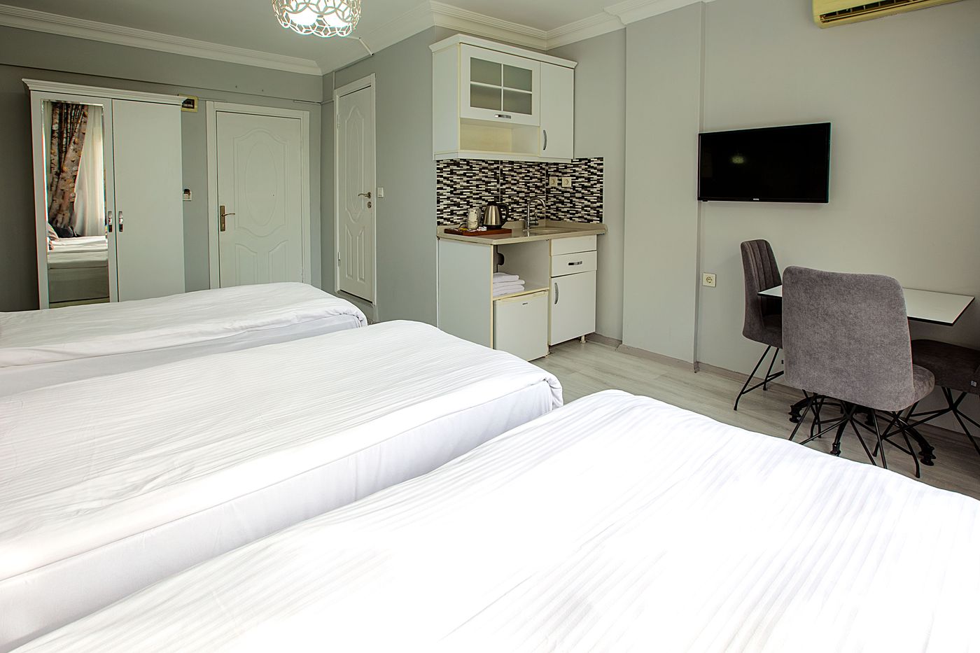 Unique Suite Hotel-Turkey-Istanbul-Room-9