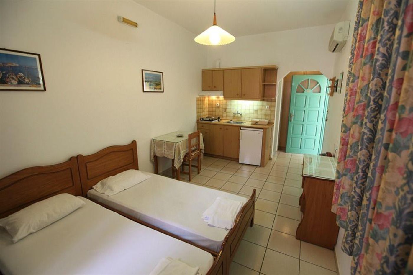 Paul-Marie-Apartment-Room-14