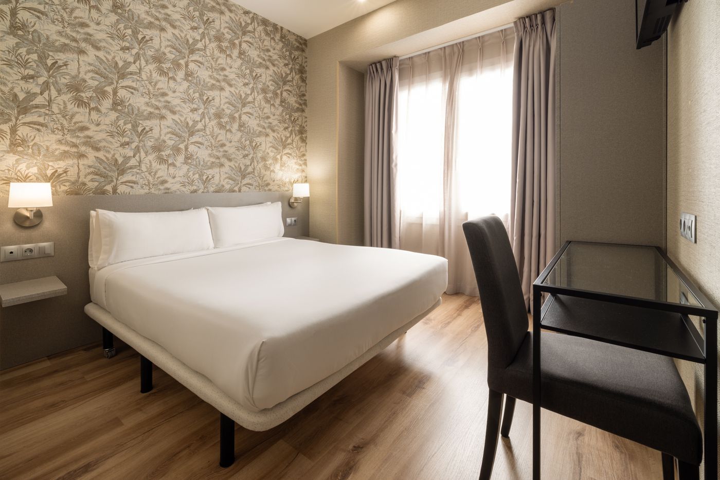 Avenida-Gran-Via-Room-7