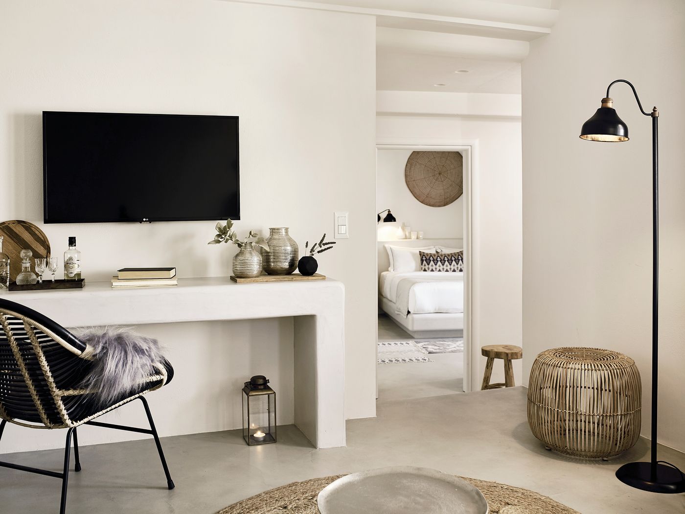 Santo-Maris-Oia--Luxury-Suites---Spa-Room-47