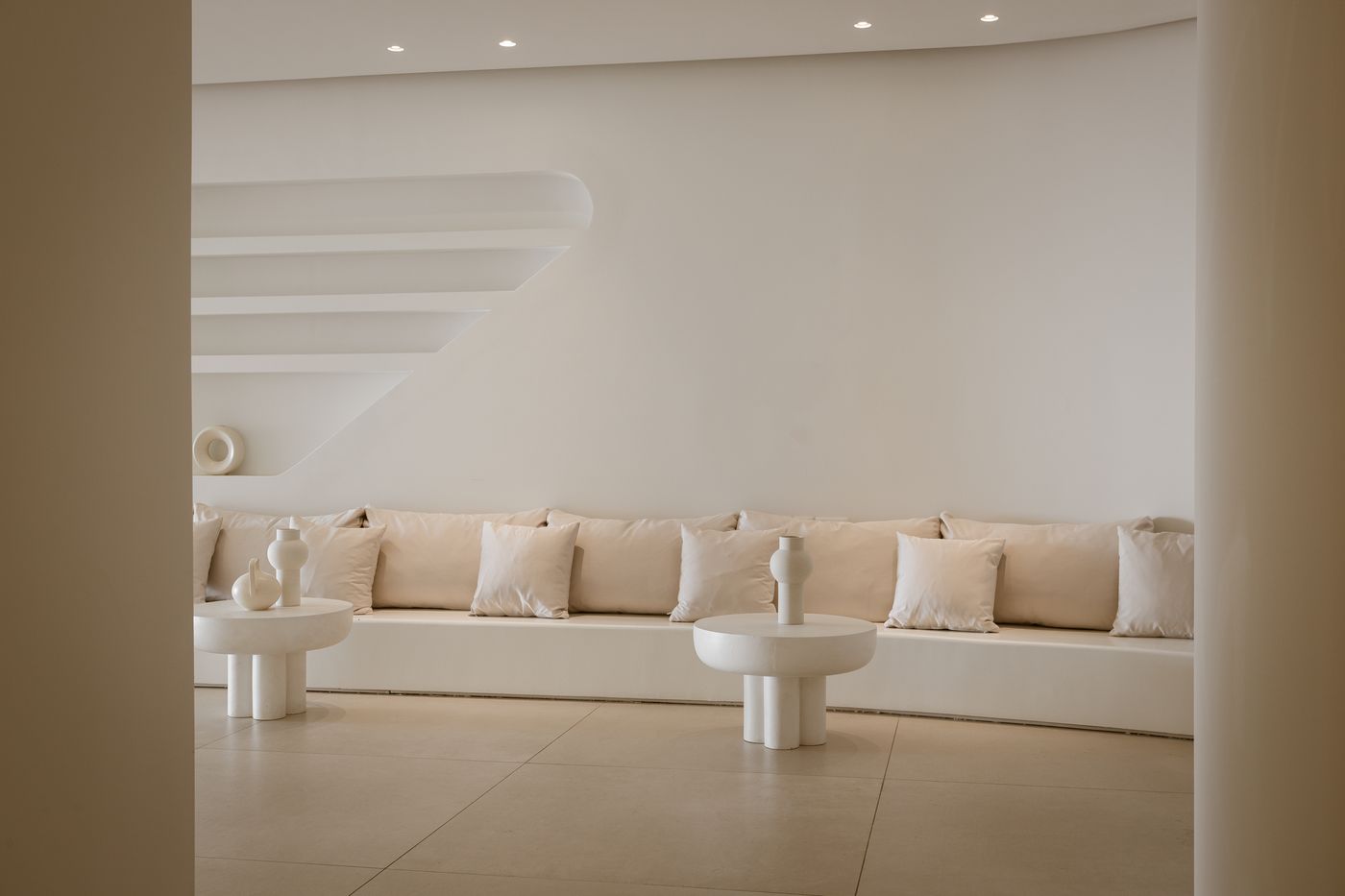 Lovia-Mykonos-Lobby-55