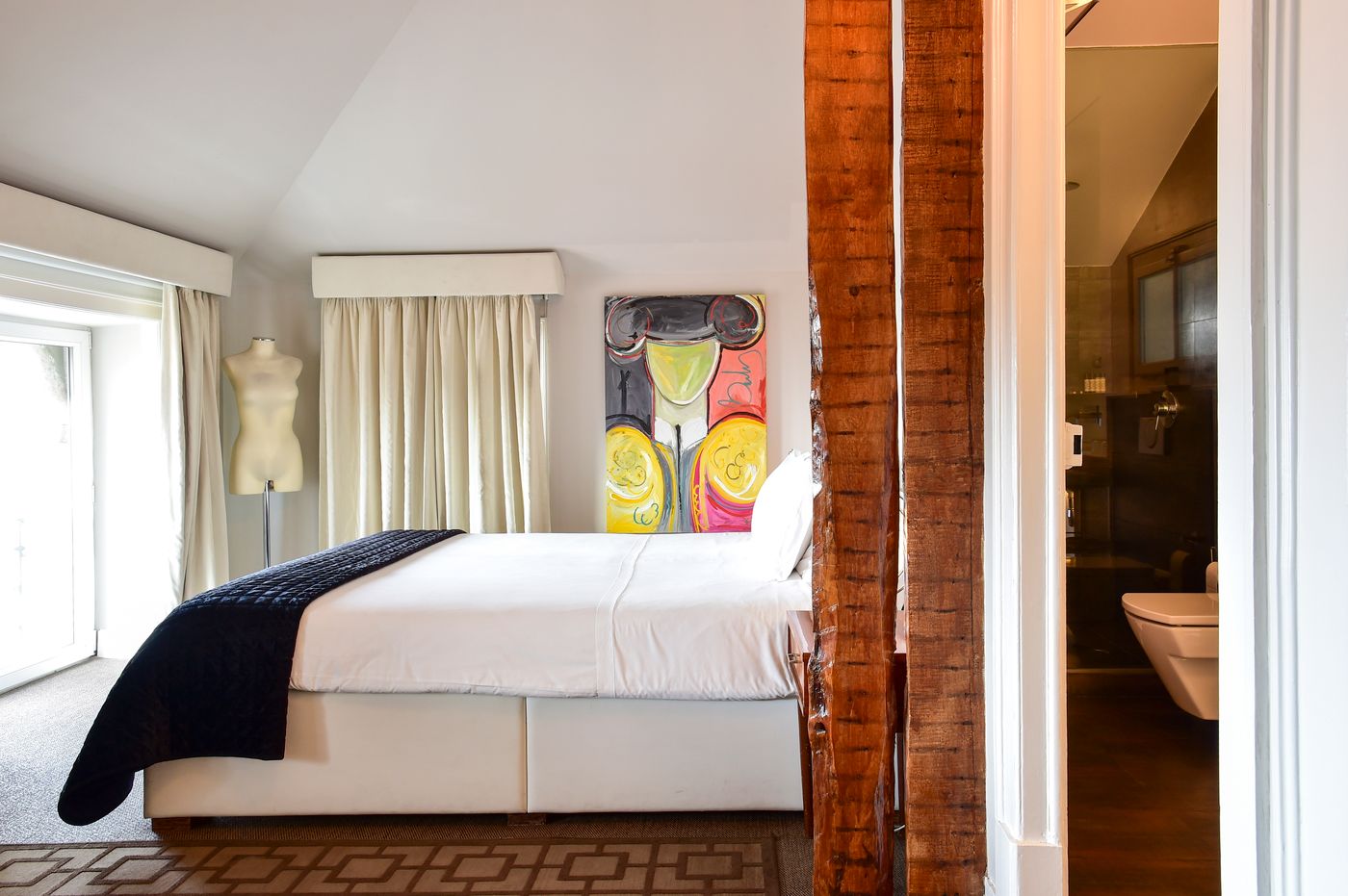 Palacete-Chafariz-Del-Rei-by-Unlock-Hotels-Room-15