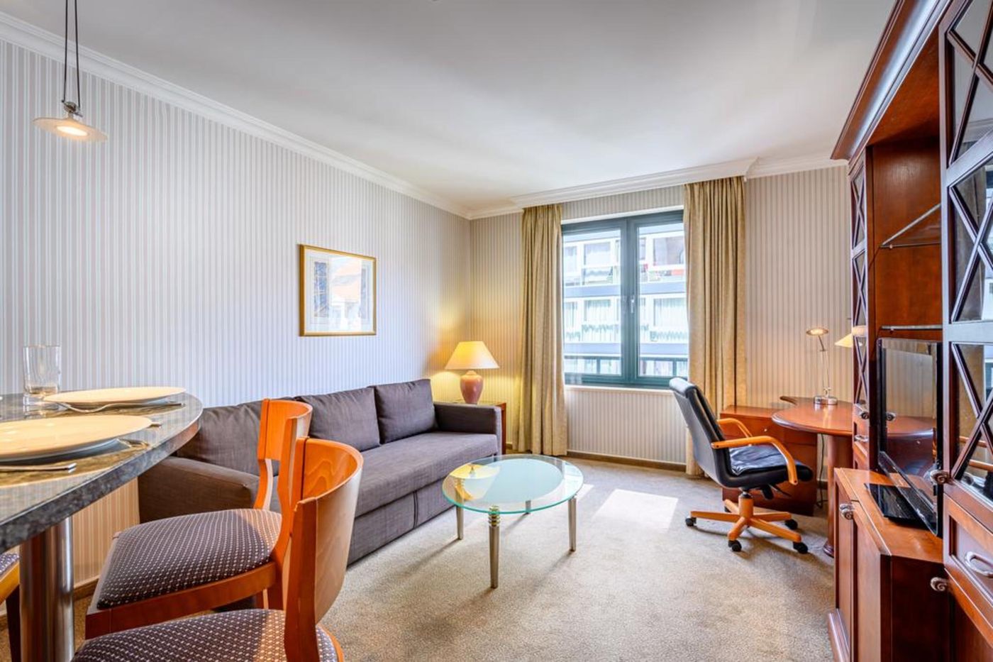 B-Aparthotel-Ambiorix-Room-7