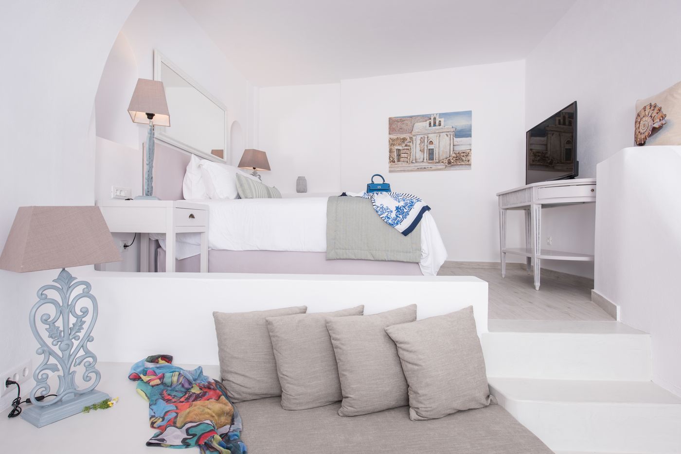 Aqua-Luxury-Suites-Room-12