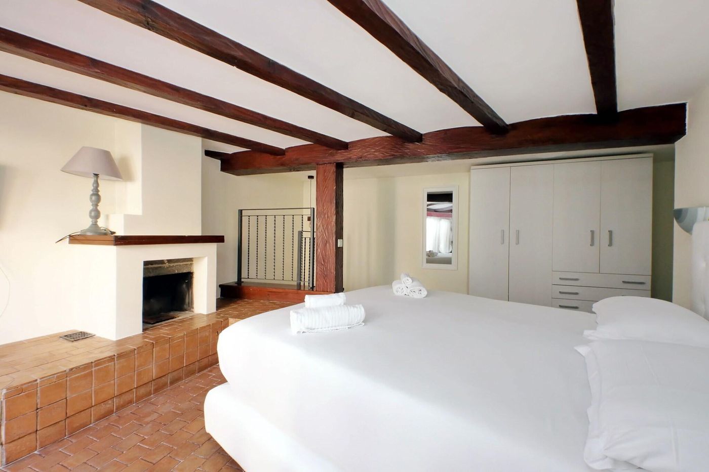 Trevi-Rome-Suite-Room-8