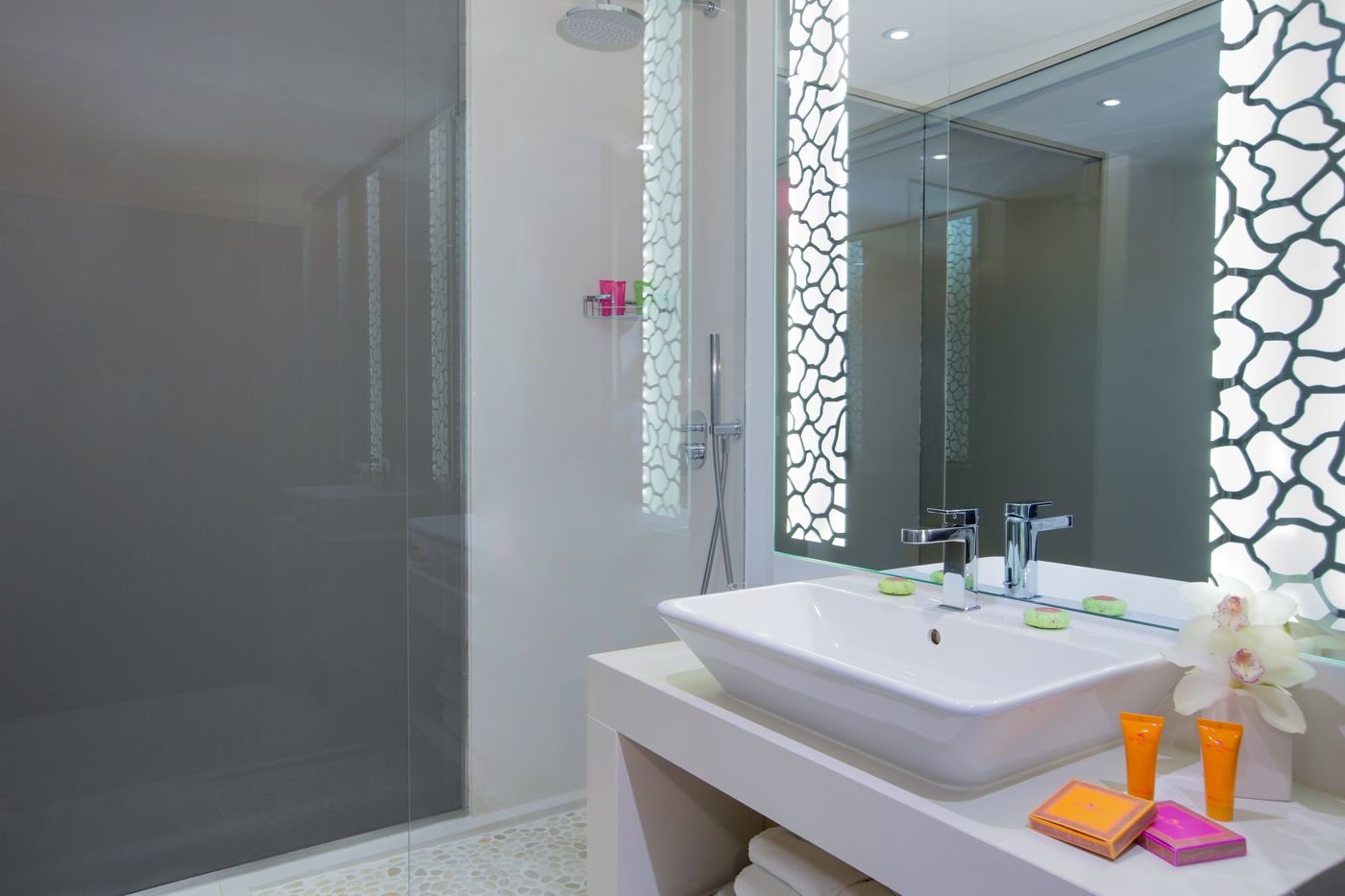 N-vY-Manotel-Room-21