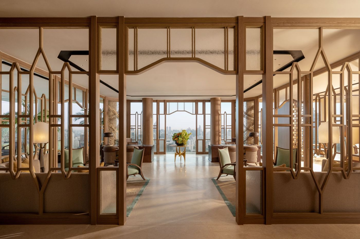 Dusit-Thani-Bangkok-Lobby-6