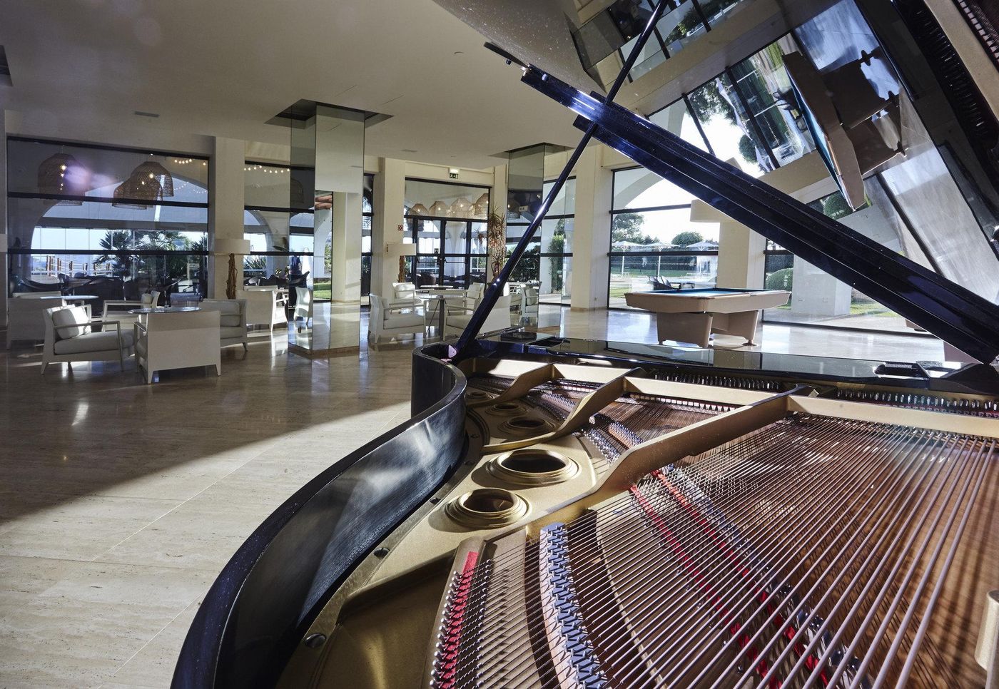 Crowne-Plaza-Vilamoura-Bar-60