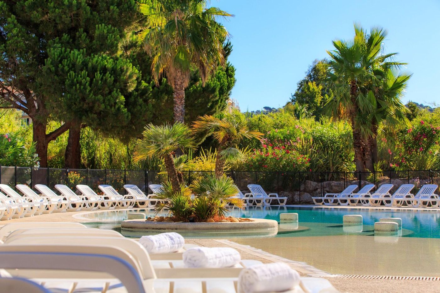 Le-Capet-Sports-and-Entertainment-6