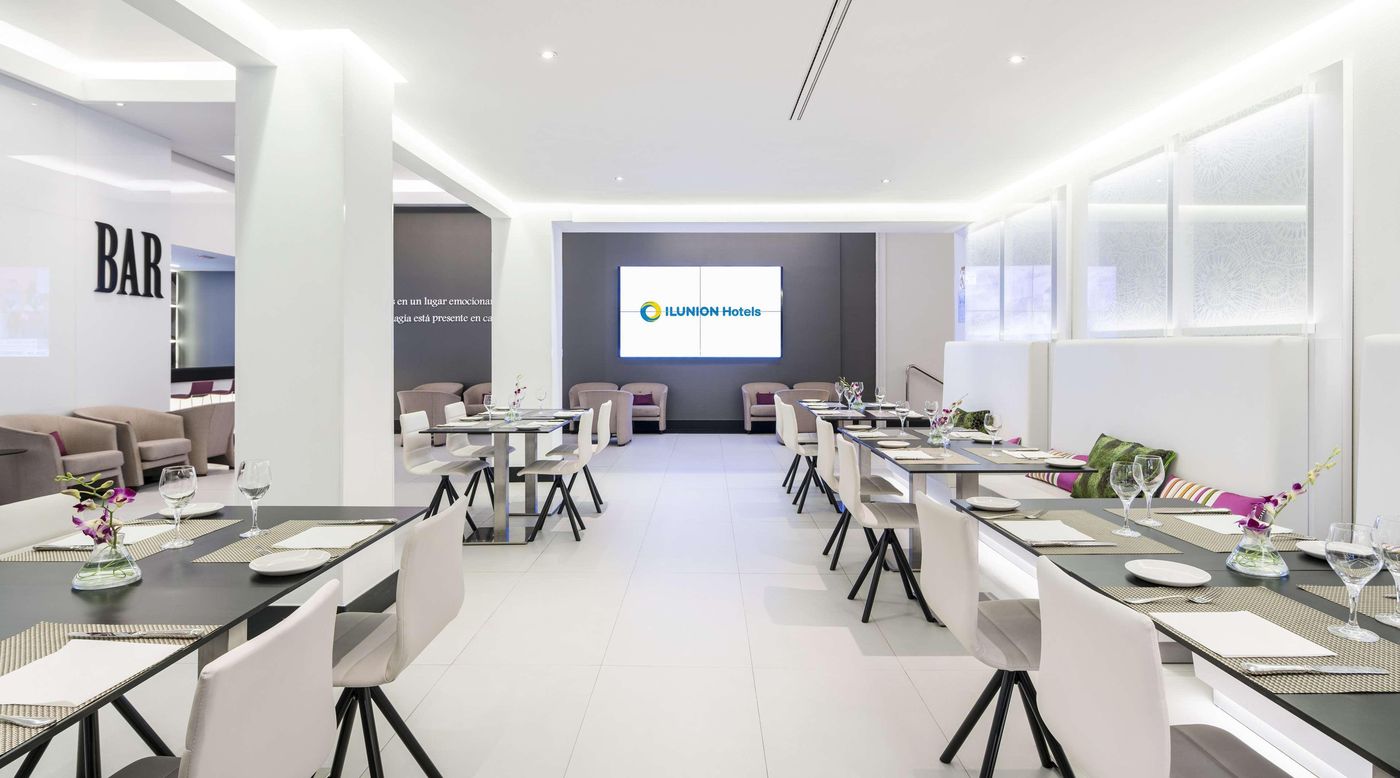 Ilunion-Suites-Madrid-----Restaurant-38