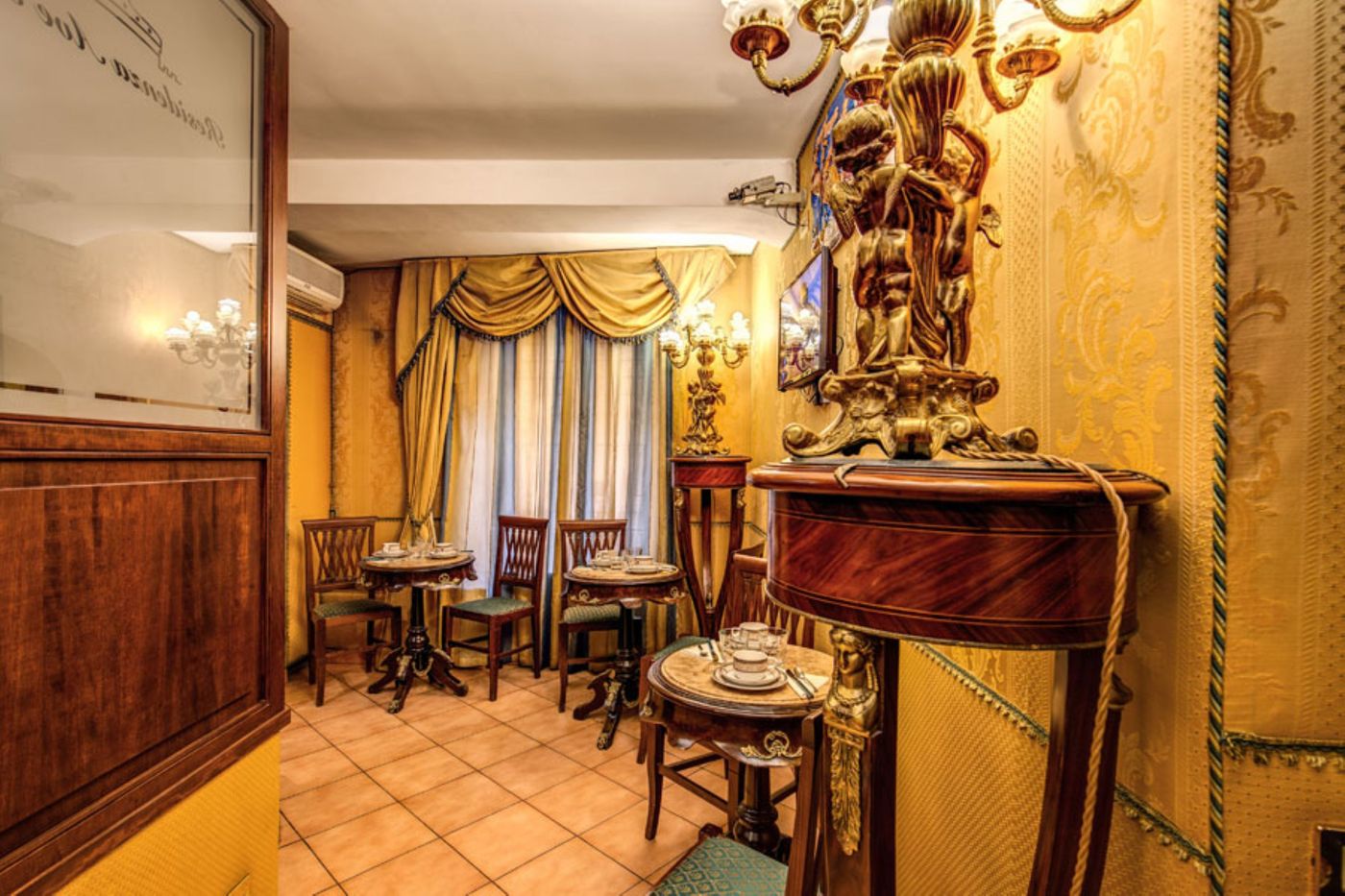Residenza-Ave-Roma-Restaurant-5
