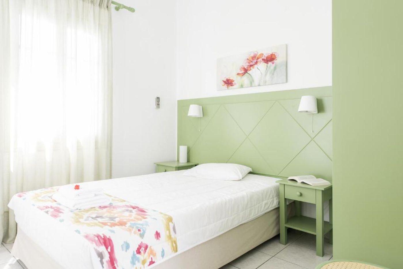 Nissos-Thira-Room-32