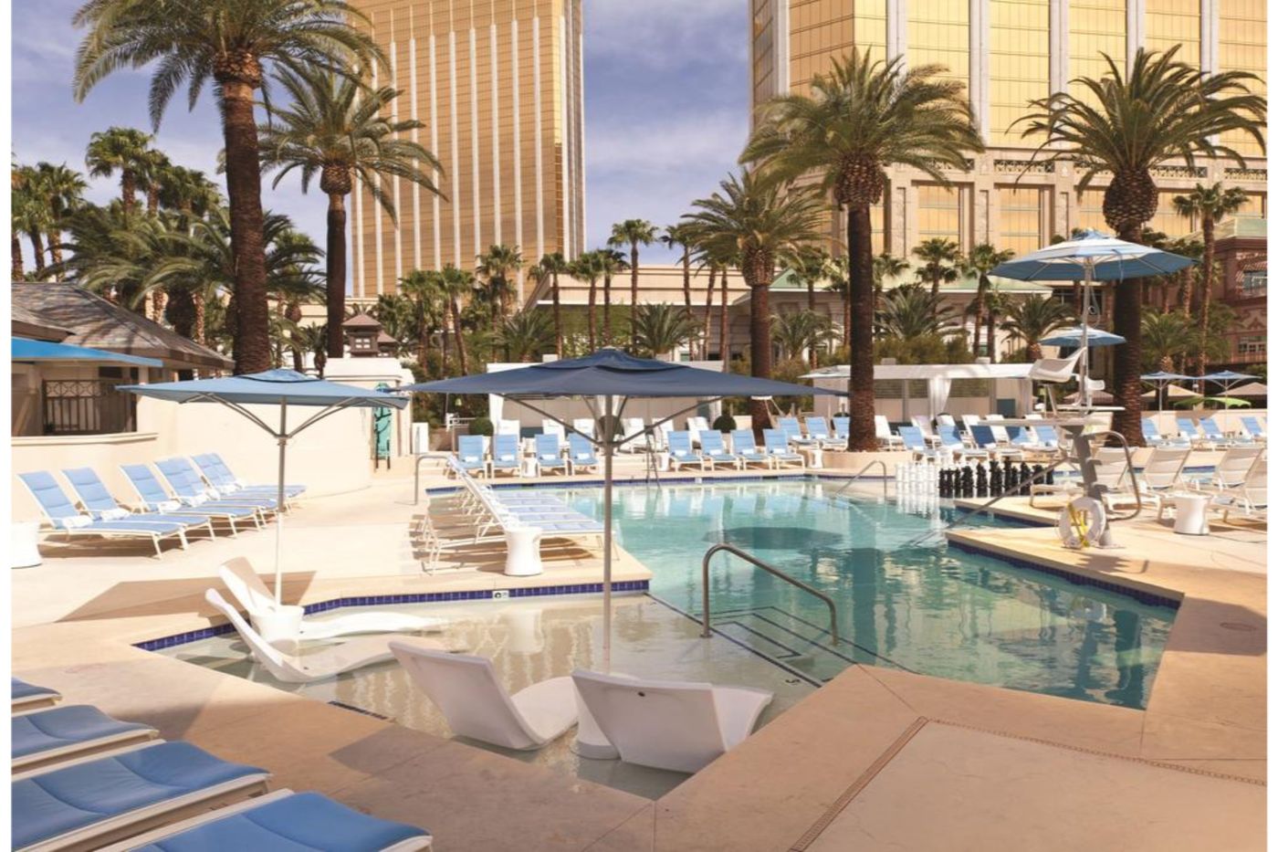 Delano-Las-Vegas-at-Mandalay-Bay-Pool-2