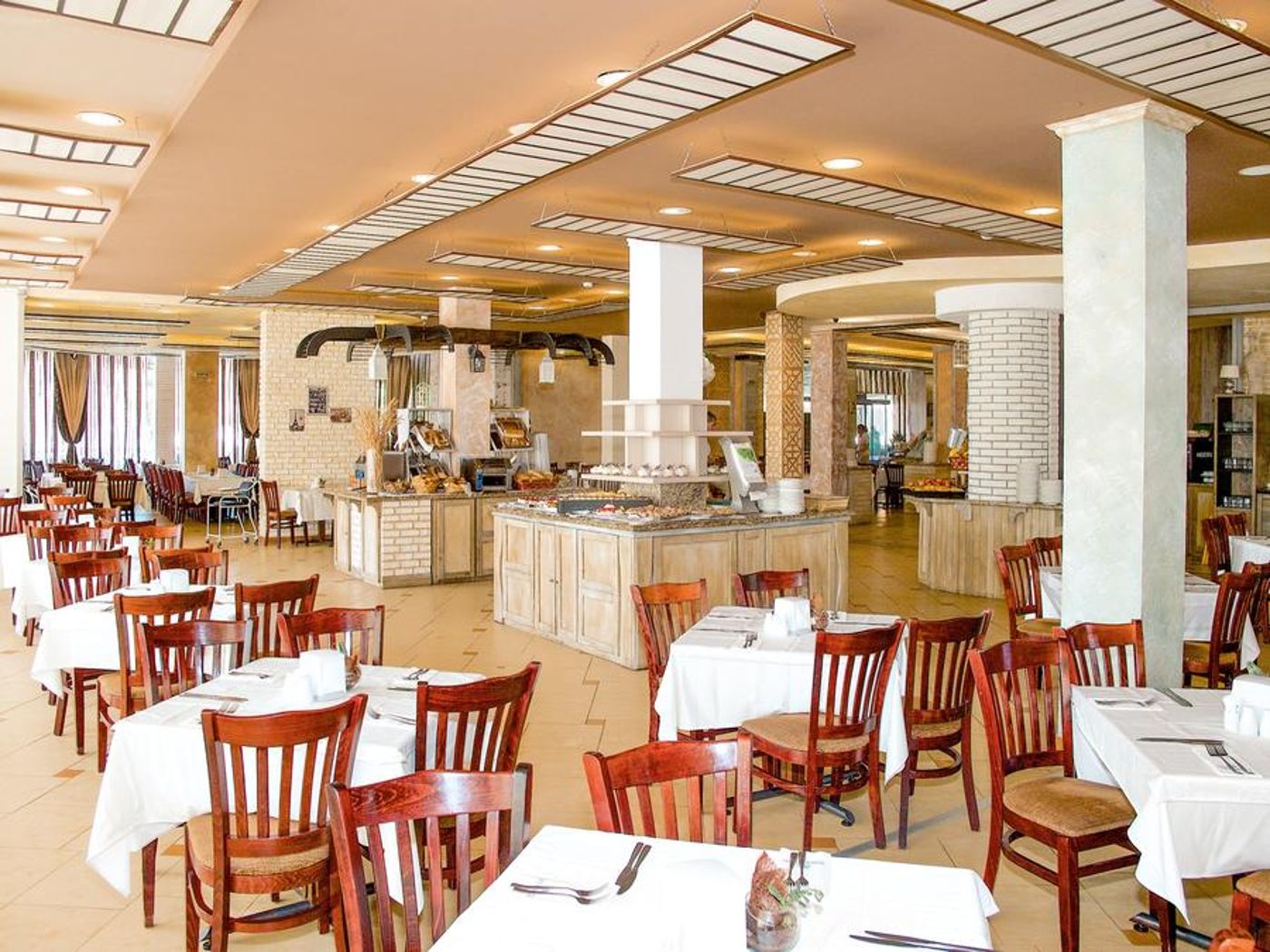 Tiara-Beach-Restaurant-24