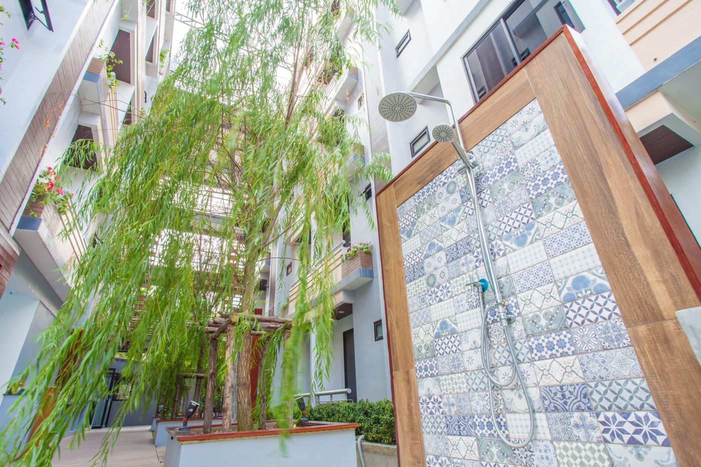 New-Siam-Palace-Ville-Hotel-Pool-8