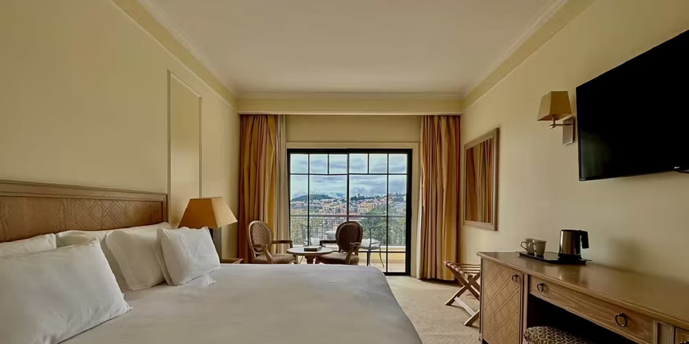 Quinta-das-Vistas-Palace-Gardens-Room-8