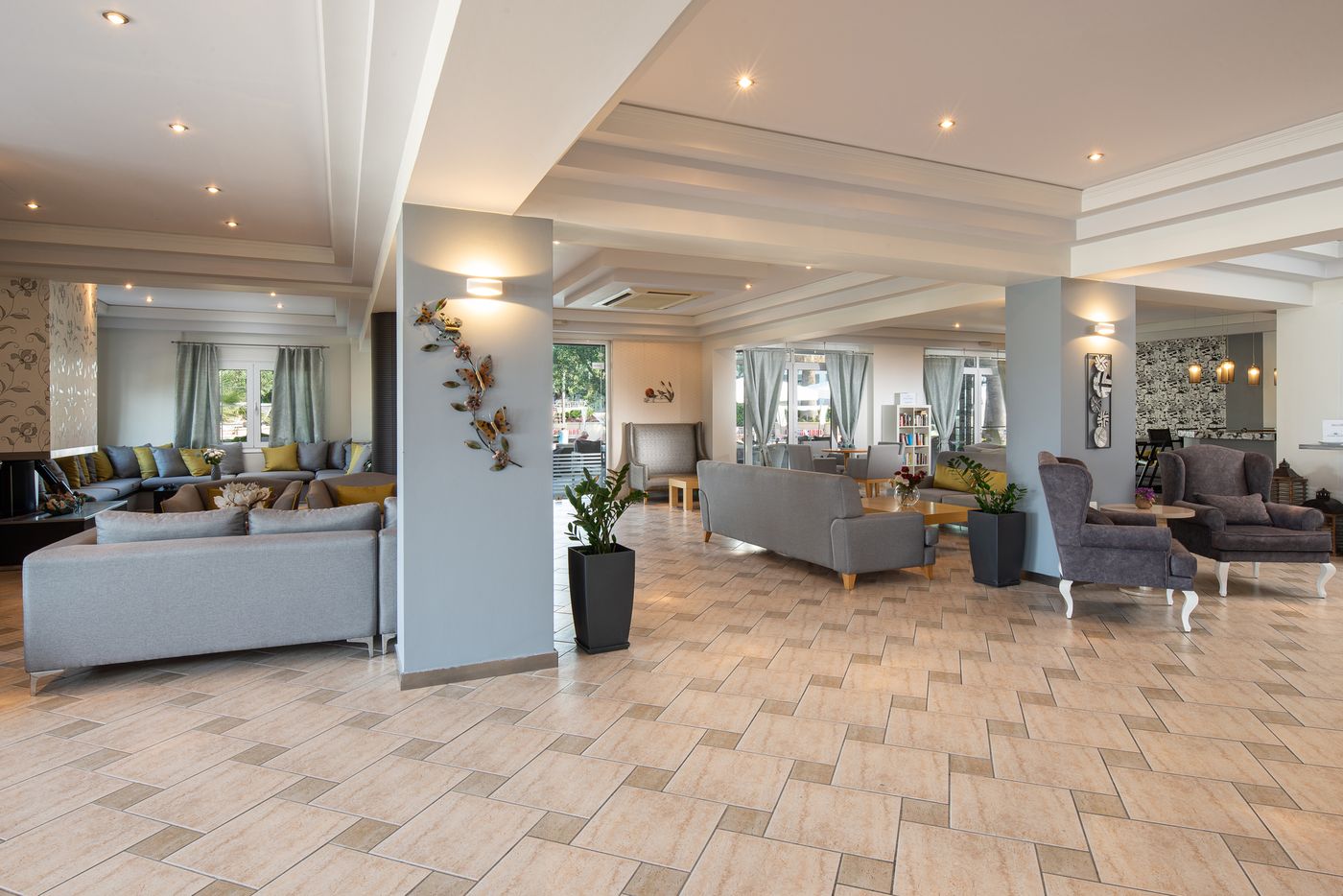 Flegra-Palace-Lobby-68