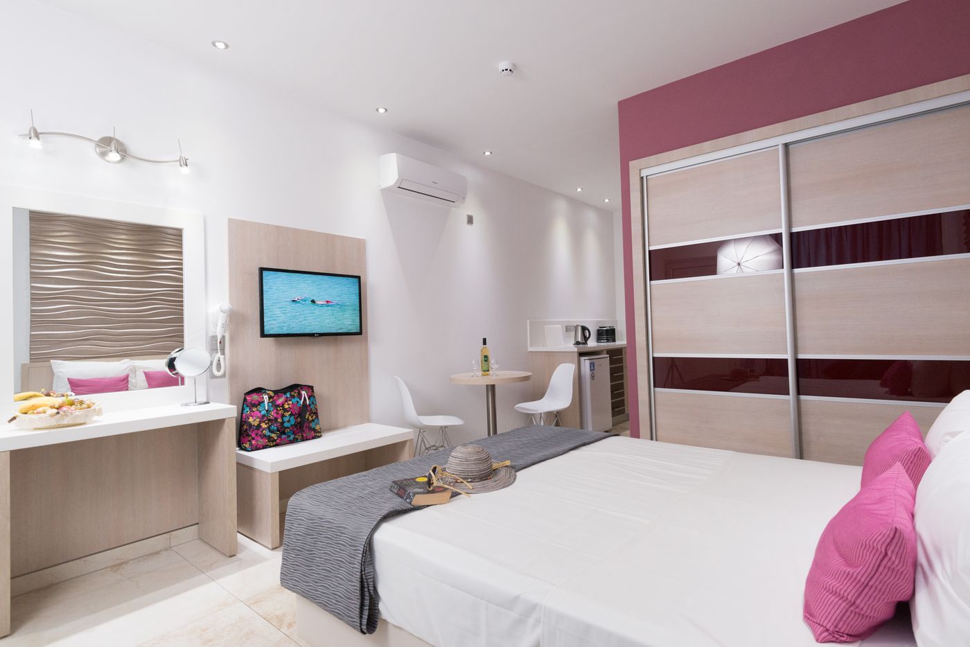 Loutsiana-Hotel-Apartments-Room-16