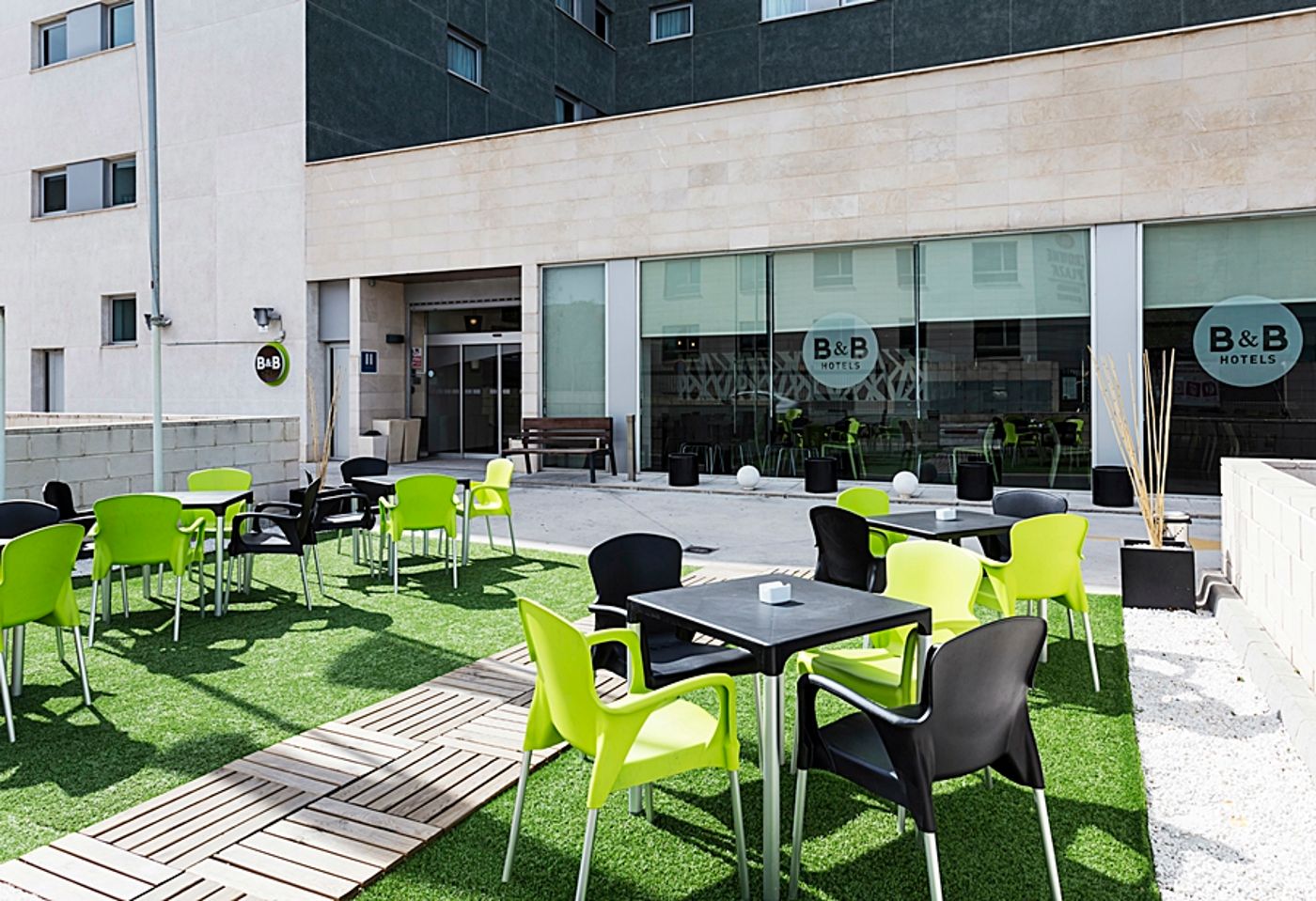 B-B----Hotel-Madrid-Airport-T1-T2-T3-Terrace-17