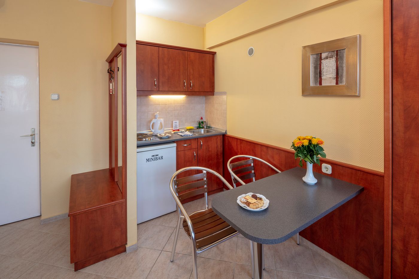 Hotel-Charles-Room-30