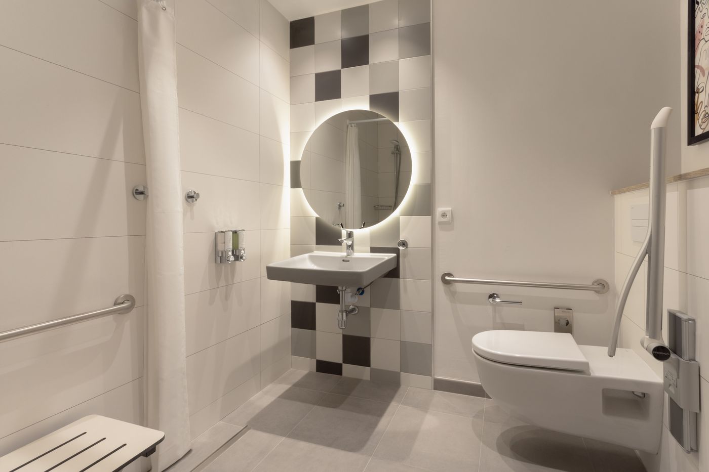 Hampton-By-Hilton-Malaga-Martiricos-Room-23