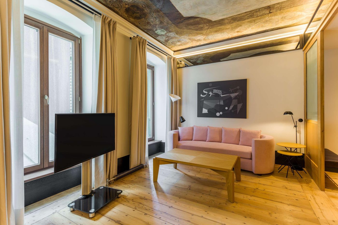 Room-Mate-Emir-Room-49