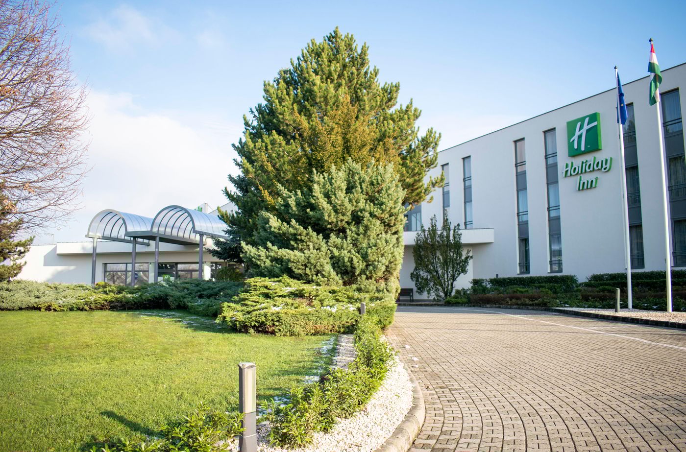 Holiday-Inn-Budapest---Budaors-General-view-66